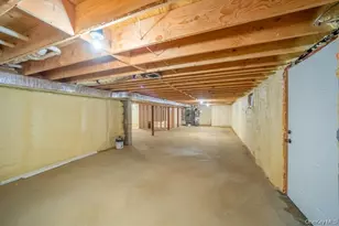 770 Cedar St, Syosset, NY 11791 - Photo 8