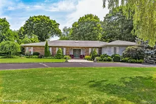 23 Hill House Ln, Glen Head, NY 11545 - Photo 2