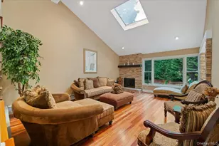 7 Faulkner Ln, Dix Hills, NY 11746 - Photo 12