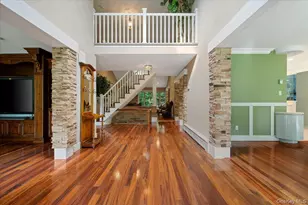 7 Faulkner Ln, Dix Hills, NY 11746 - Photo 4