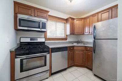 41 Mildred Place #3B, North Babylon, NY 11703 - Photo 6