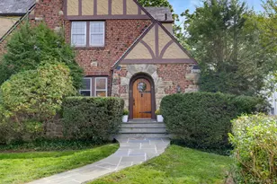 15 Stratton Rd, Scarsdale, NY 10583 - Photo 2