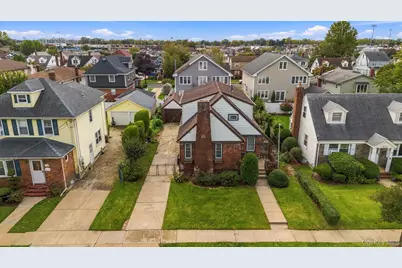 135 Fairfield Avenue, Mineola, NY 11501 - Photo 20