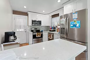 27 Croydon Rd, Amityville, NY 11701 - Photo 6