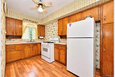 195-15 Station Road, Flushing, NY 11358 - Photo 2