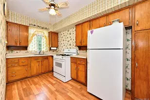 195-15 Station Rd, Flushing, NY 11358 - Photo 2