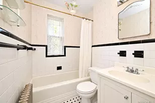 195-15 Station Rd, Flushing, NY 11358 - Photo 10
