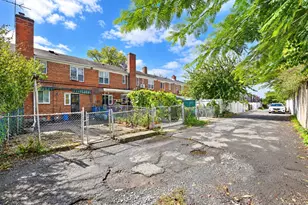 195-15 Station Rd, Flushing, NY 11358 - Photo 18