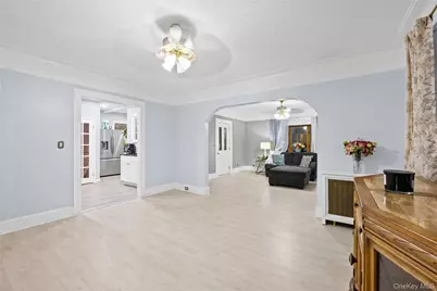 410 Midwood Avenue, Bellmore, NY 11710 - Photo 14