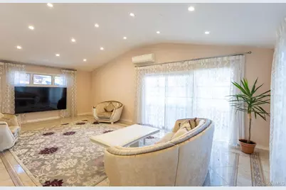 73-35 195th Street, Fresh Meadows, NY 11366 - Photo 4