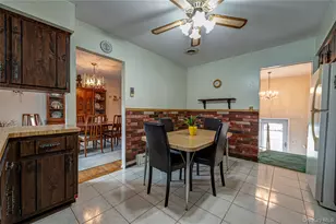 15 Earl Pl, Amityville, NY 11701 - Photo 8