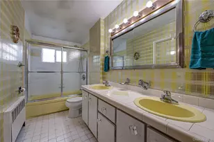 15 Earl Pl, Amityville, NY 11701 - Photo 10