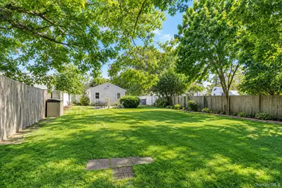 182 Commack Road, Deer Park, NY 11729 - Photo 12