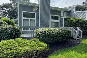 20 Tiffany Cir, Manhasset, NY 11030 - Photo 4