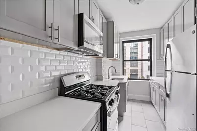 250 Martine Avenue #2F, White Plains, NY 10601 - Photo 8