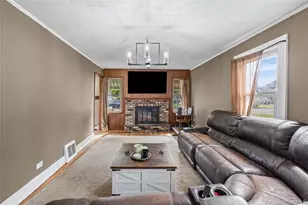 373 Oak St, Patchogue, NY 11772 - Photo 10