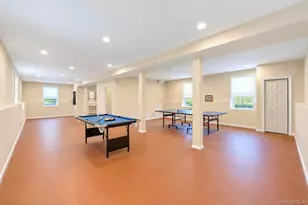 77 Maple Wood Ln, Riverhead, NY 11901 - Photo 38