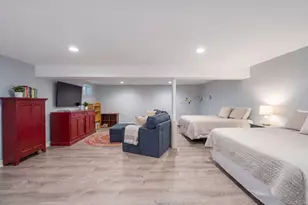 38 Middle Neck Rd, Port Washington, NY 11050 - Photo 14
