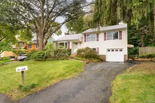 11 Longford St, Huntington, NY 11743 - Photo 22