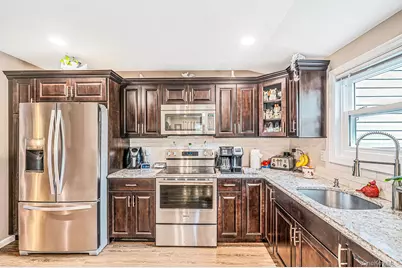 179 Ford Street, Holbrook, NY 11741 - Photo 8