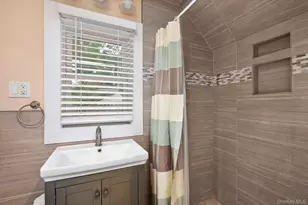 234 Foxhurst Rd, Oceanside, NY 11572 - Photo 10
