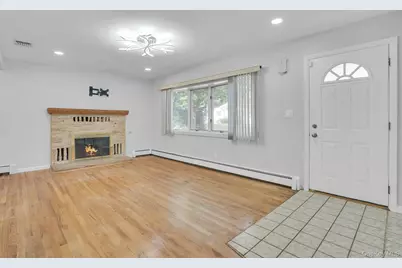 26 Williams Avenue, Holtsville, NY 11742 - Photo 6