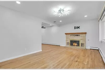 26 Williams Avenue, Holtsville, NY 11742 - Photo 10
