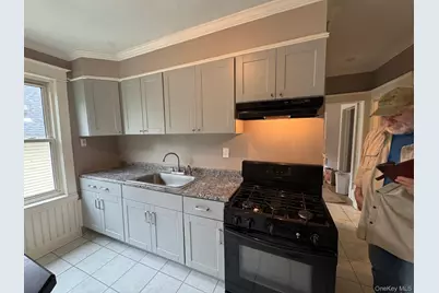 34 Franklin Street, Poughkeepsie, NY 12601 - Photo 4