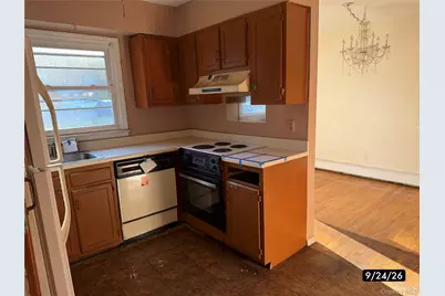 2710 South Rd #F7, Poughkeepsie, NY 12601 - Photo 2