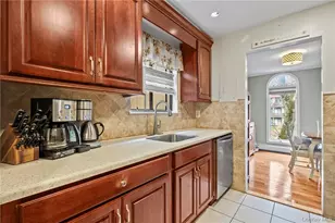 1 Granada Crescent, White Plains, NY 10603 - Photo 4