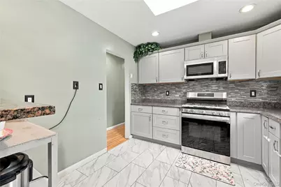 266 Riddle Street, Brentwood, NY 11717 - Photo 4