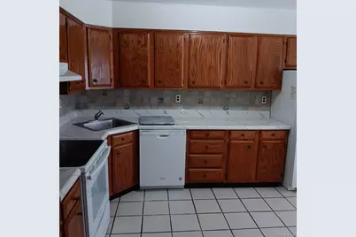200 Hilton Avenue #30, Hempstead, NY 11550 - Photo 10