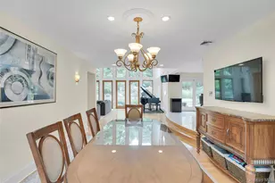 25 Oriole Way, Dix Hills, NY 11746 - Photo 20