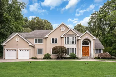 25 Oriole Way, Dix Hills, NY 11746 - Photo 2