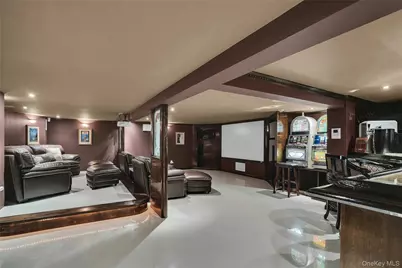 25 Oriole Way, Dix Hills, NY 11746 - Photo 38