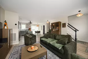 6 Stonewall Cir, Poughkeepsie, NY 12603 - Photo 2