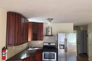 195-25 Woodhull Ave, Hollis, NY 11423 - Photo 4