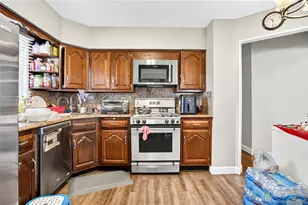 54 Sandalwood Ave, Valley Stream, NY 11581 - Photo 10