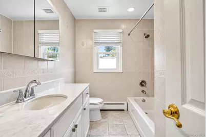 54 Sandalwood Avenue, Valley Stream, NY 11581 - Photo 6