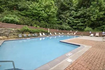10 Foxwood Circle, Mount Kisco, NY 10549 - Photo 4
