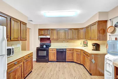 208 Raider Street, West Babylon, NY 11704 - Photo 10