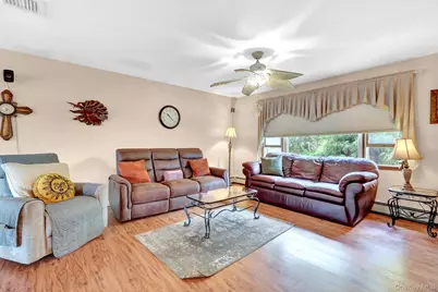 208 Raider Street, West Babylon, NY 11704 - Photo 4