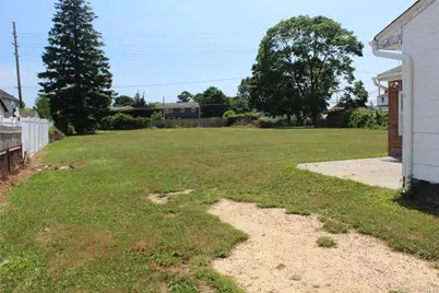 924 Fulton Street, Farmingdale, NY 11735 - Photo 6
