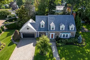 186 Voorhis Ave, Rockville Centre, NY 11570 - Photo 2