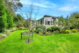 1661 Old Country Rd, Riverhead, NY 11901 - Photo 34
