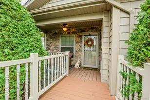 1661 Old Country Rd, Riverhead, NY 11901 - Photo 2