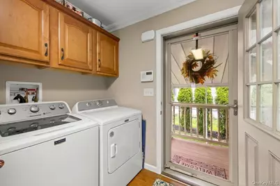 1661 Old Country Road #560, Riverhead, NY 11901 - Photo 26