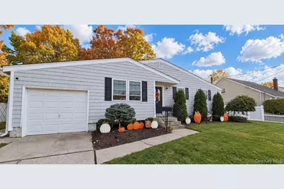 22 5th Avenue, Farmingdale, NY 11735 - Photo 4