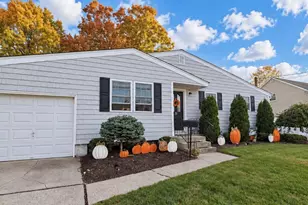 22 5th Ave, Farmingdale, NY 11735 - Photo 4