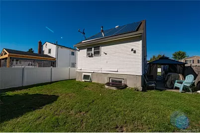 14 Donna Lane, Ronkonkoma, NY 11779 - Photo 4